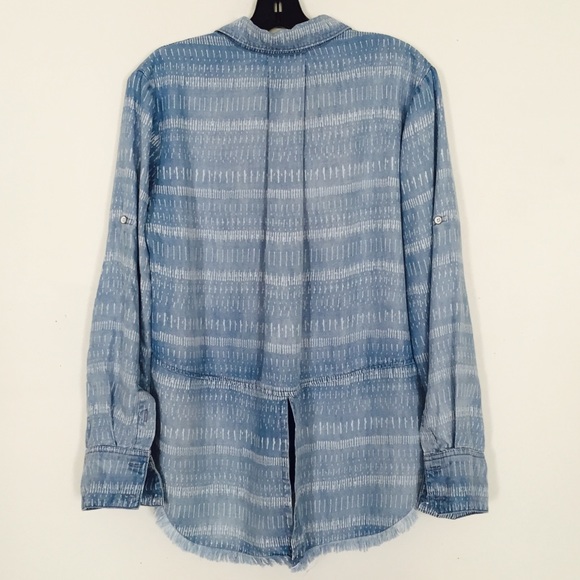 Anthropologie’s Cloth & Stone Chambray Button Down Shirt - Picture 4 of 6